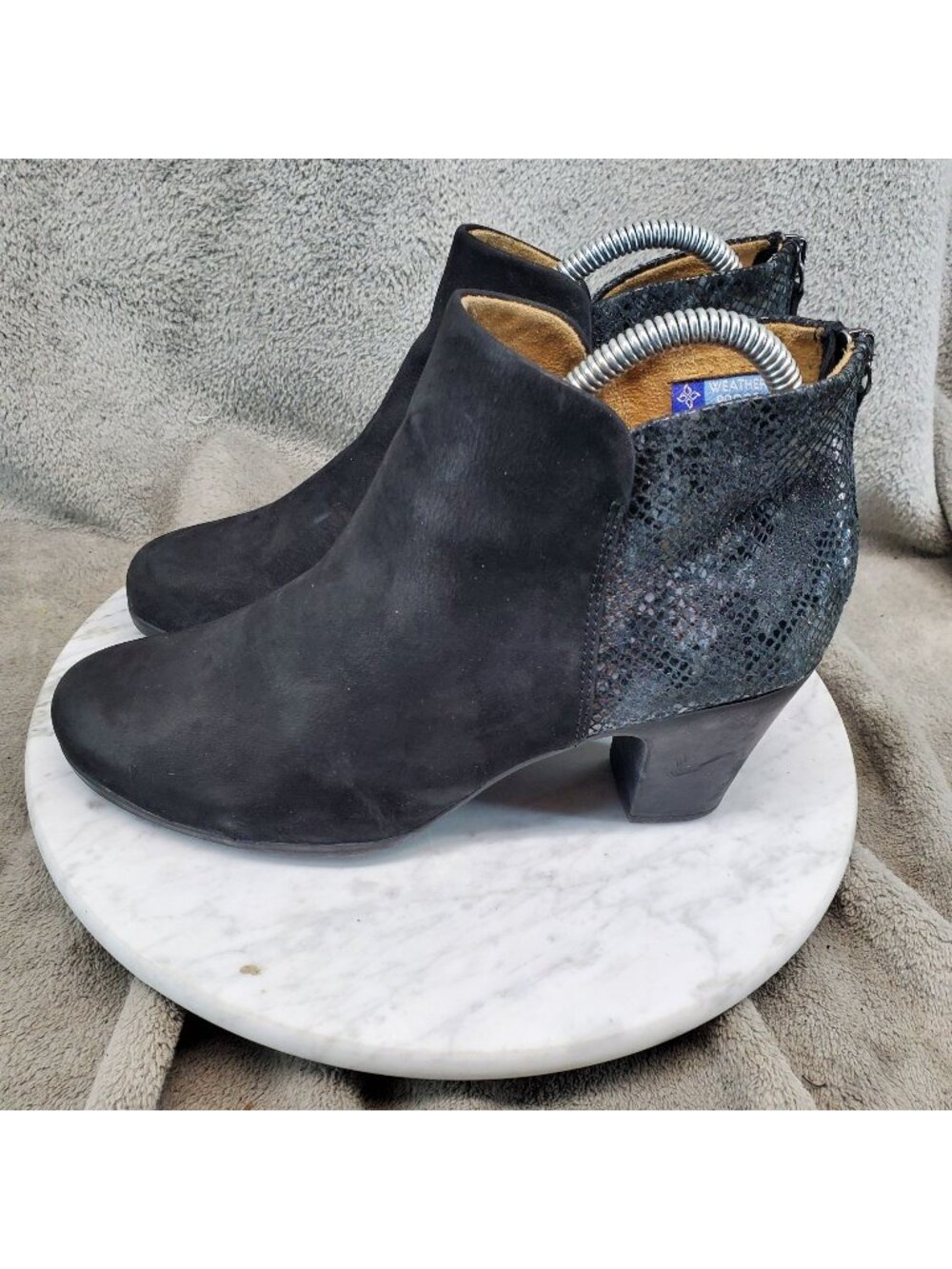 Comfortiva Shoes Womens Size 7.5 Norby Black Leather Ankle Boots *Read*